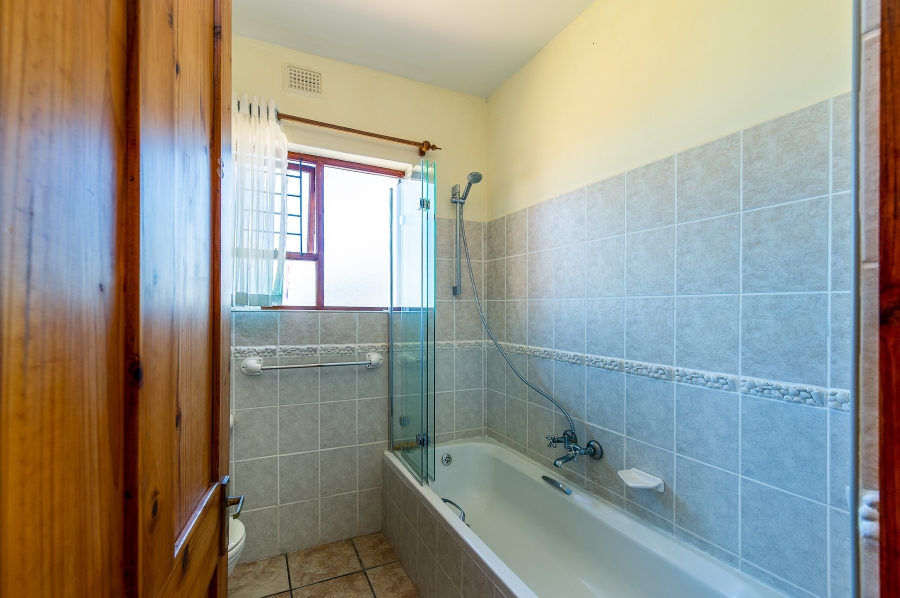 6 Bedroom Property for Sale in Cola Beach Western Cape